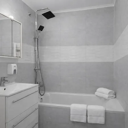 Comfort 65 2-bedroom With Balcony